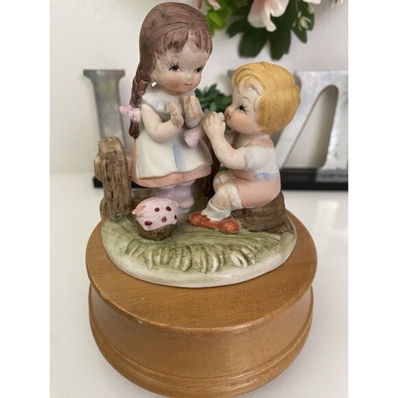 Lund’s Lites Music Box  Memories Song Lefton  Hand Painted 00123 Boy Girl Picnic - Picture 1 of 16